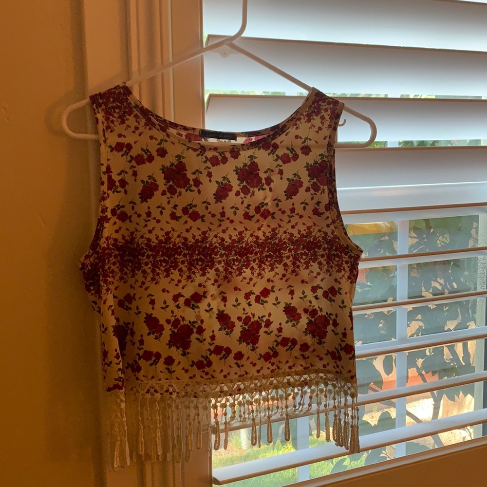 Slight crop tank